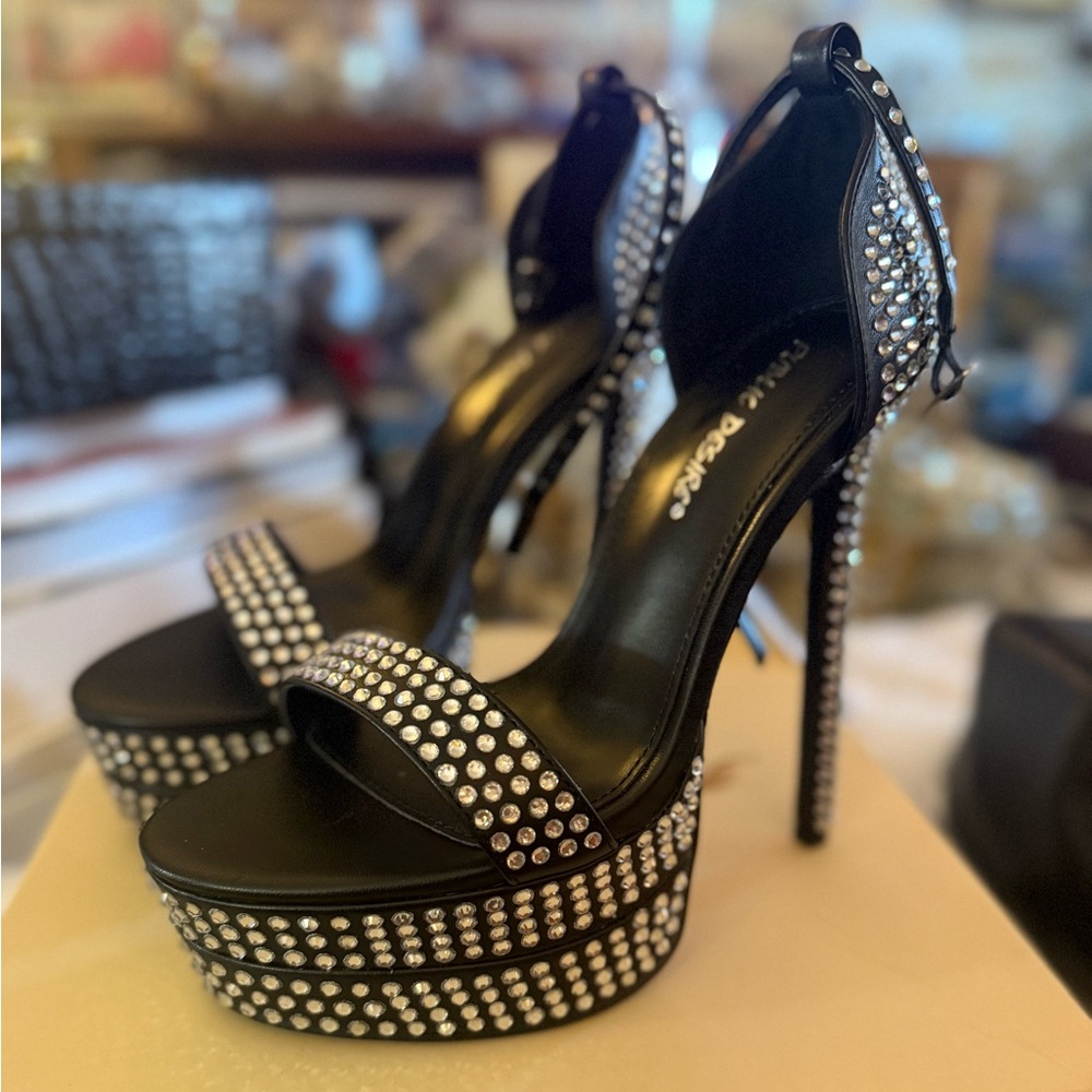 Beautiful sexy rhinestone platform heels